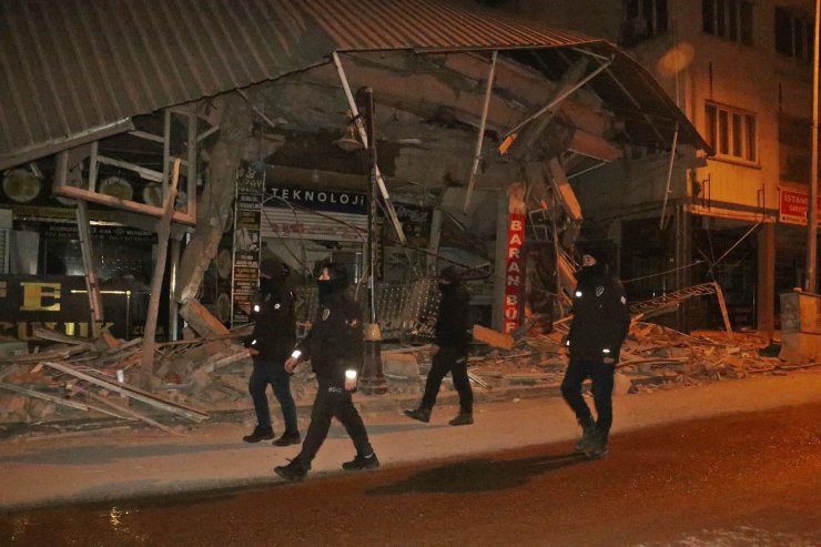 Polis, Adıyaman'da Hırsızlığa Karşı 'gece' Devriyesinde